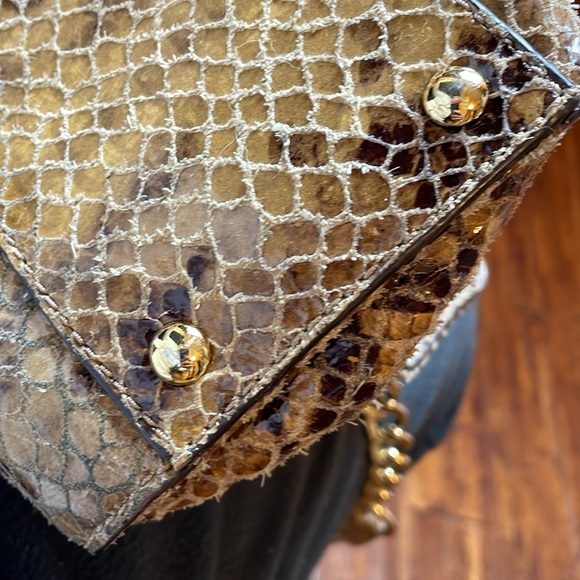 Michael Kors Snakeskin Bag! EST. 1981 Gold embellishments. - Picture 16 of 17
